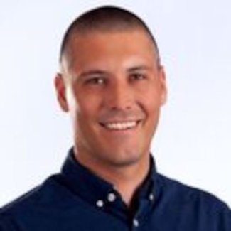 Oliver Vining Headshot